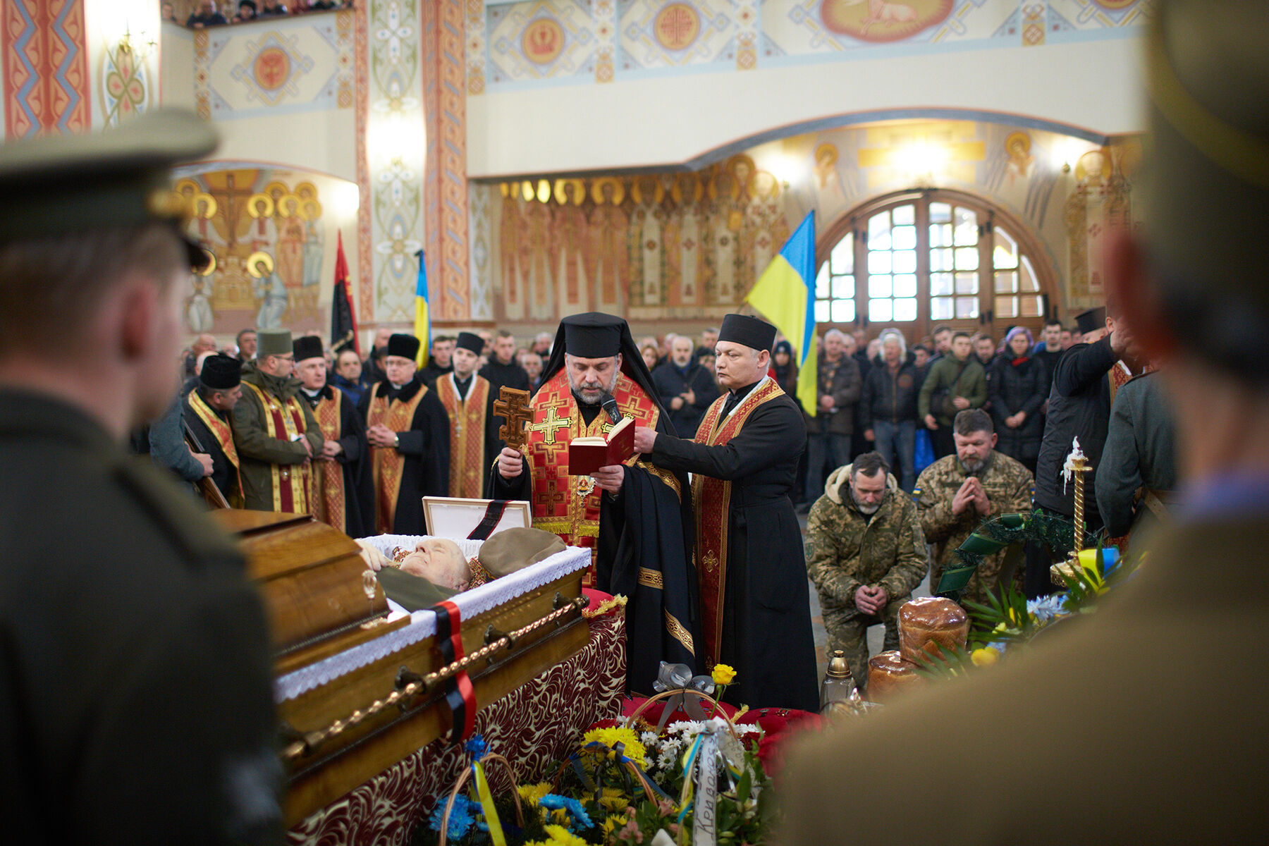 Владика Йосафат Мощич очолив Чин похорону за Героєм України, сотенним УПА — Мирославом Симчичем