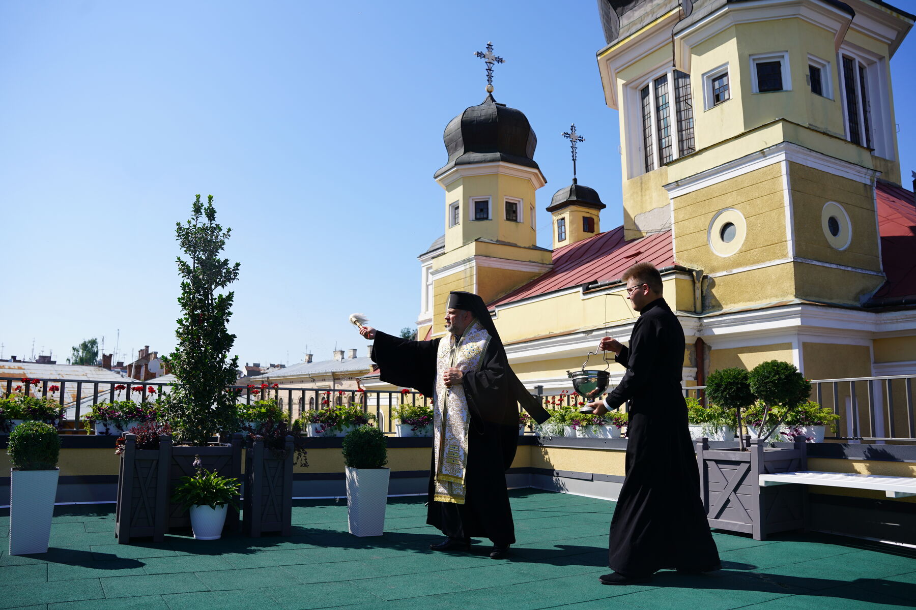 Владика Йосафат Мощич освятив молодіжний простір просто неба