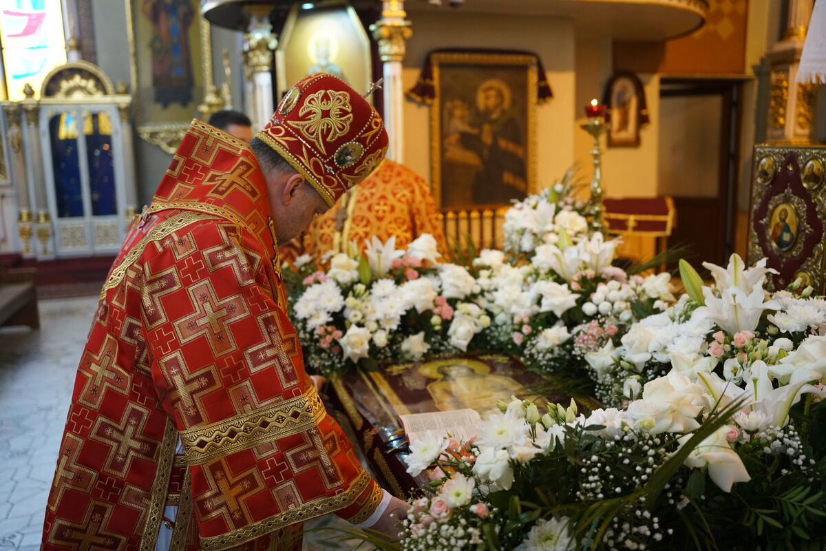 Вечірня з виставленням Плащаниці у катедральному храмі