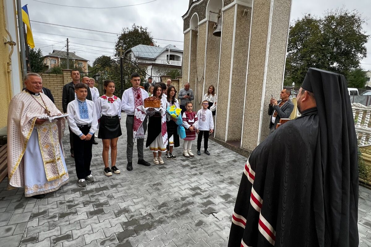 «Нехай ніколи нам не забракне відповідальності відгукнутися на заклик Христа» - владика Петро Голіней у Садгорі